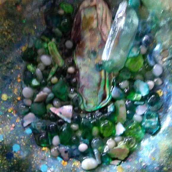 Hand painted shells, beads & real abalone hanging. - Picture 4 of 8